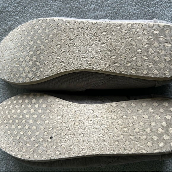 TOMS: gray - Picture 3 of 3